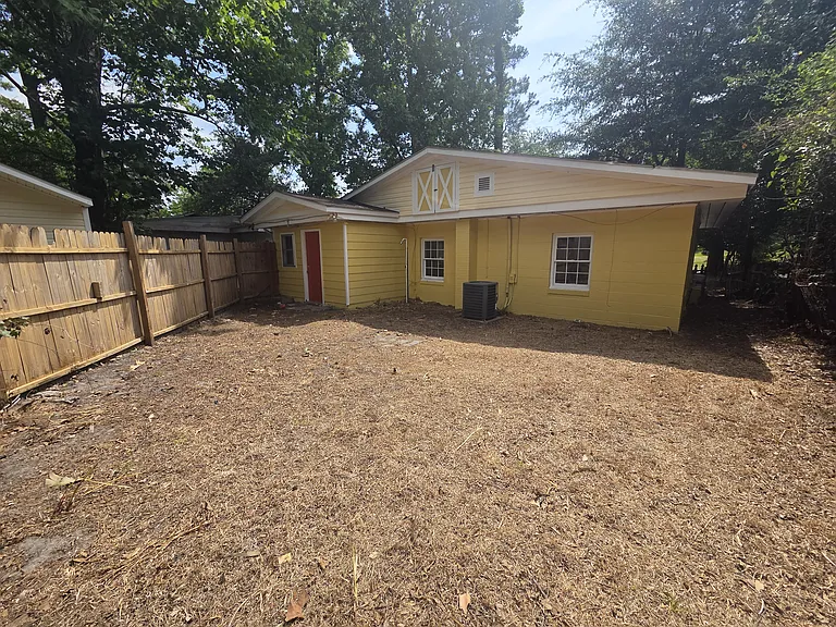 319 Mercer Ave — Photo 24