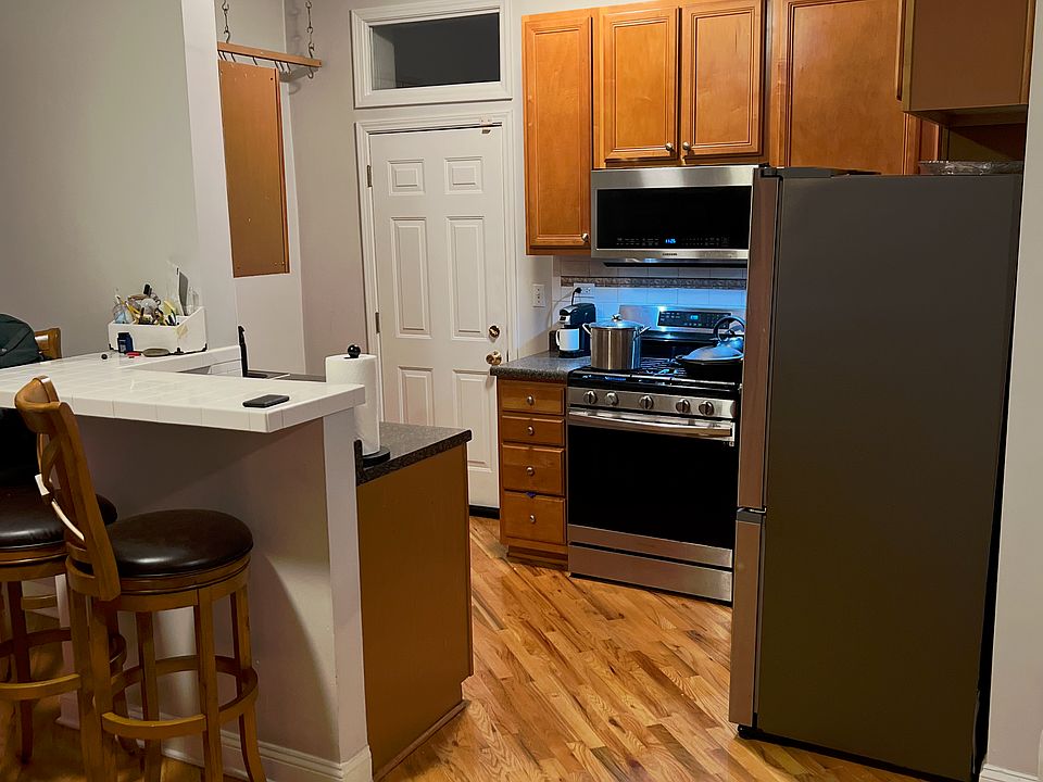 1st image of 5201 S Blackstone Ave APT 2E