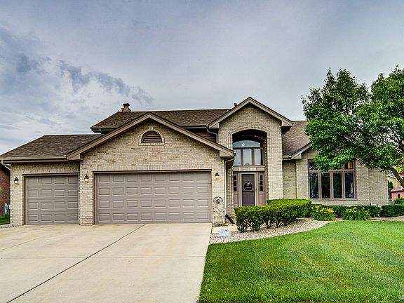 2nd image of 19430 Glenbrook Ln