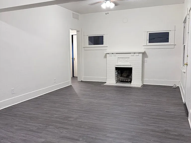 1216 E Pierce St — Photo 3