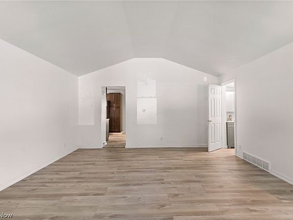5th image of 2219 34th St NW