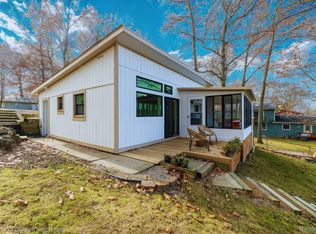 11523 Timberlane Trl, Hartland, MI 48353