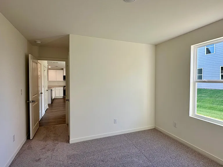 233 Golden Raintree Dr — Photo 17