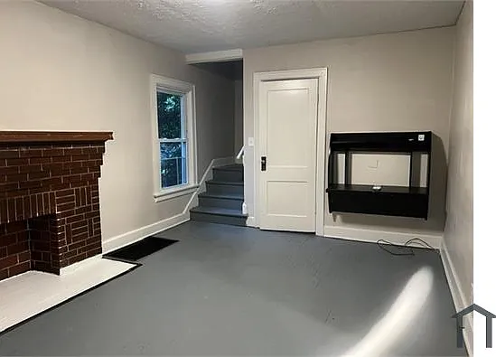 673 Malvern Ave — Photo 3