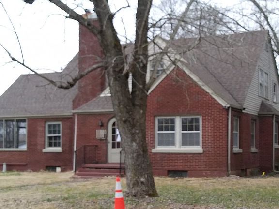 4th image of 611 Madisonville St