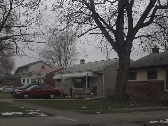 5th image of 28712 Alvin St