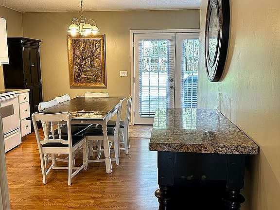 4th image of 41 Tulip Grove Cir