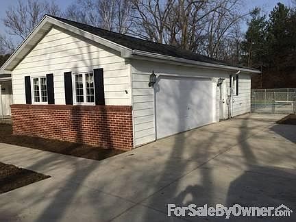 3rd image of 212 E County Road 73