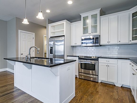2nd image of 204-212 Price St