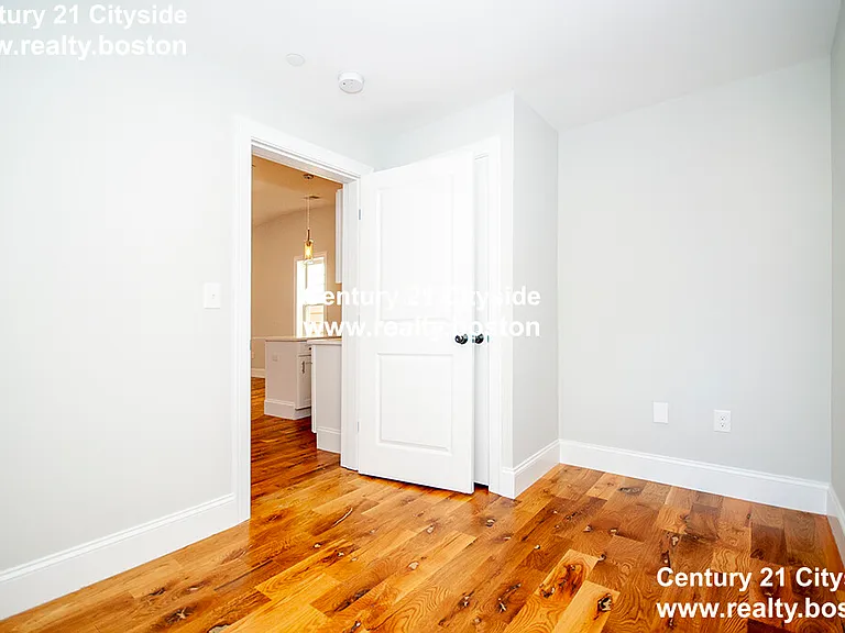205 Marion St #3 — Photo 11