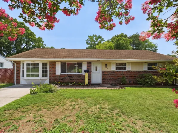 338 Helena Dr, Newport News, VA 23608