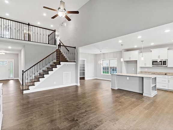 5th image of 372 Farmington Lot 372