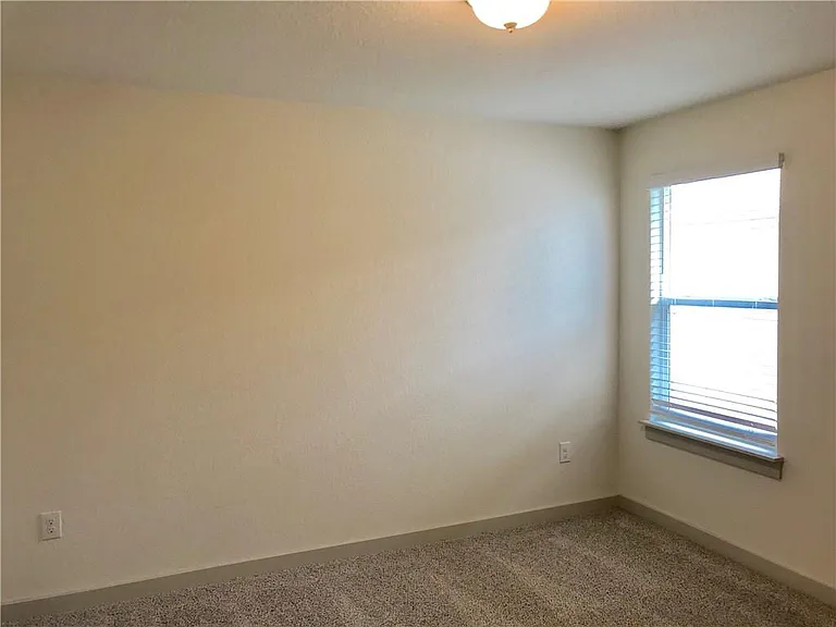 10408 Fulton Ave — Photo 15