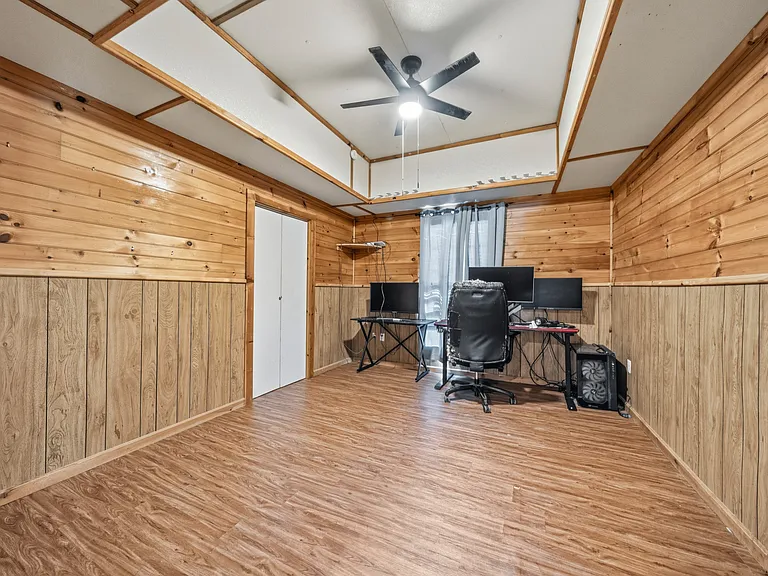 700 Harrel Ave — Photo 11