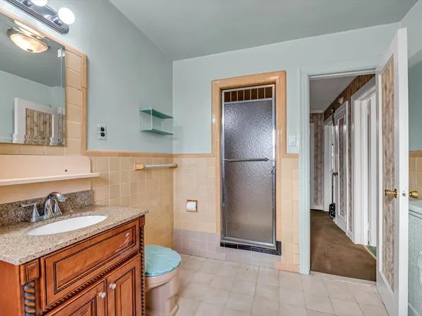 67-56 Exeter Street image 12 of 25