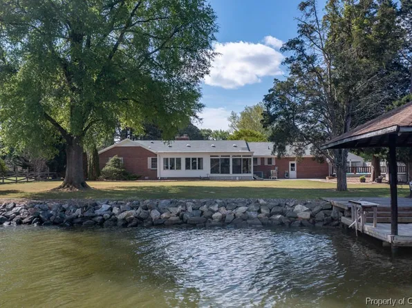 8571 Little England Rd, Hayes, VA 23072