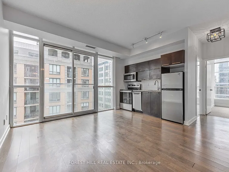 126 Simcoe St #1407 — Photo 8