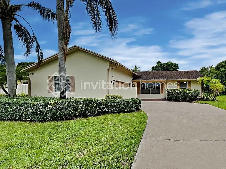 12169 Sycamore Ln — Photo 1