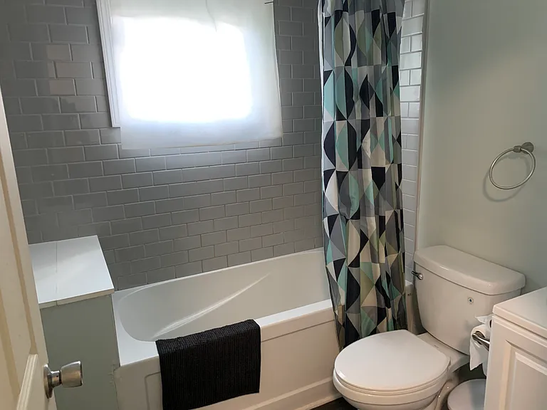 404 Greenwood Pl #1 — Photo 4