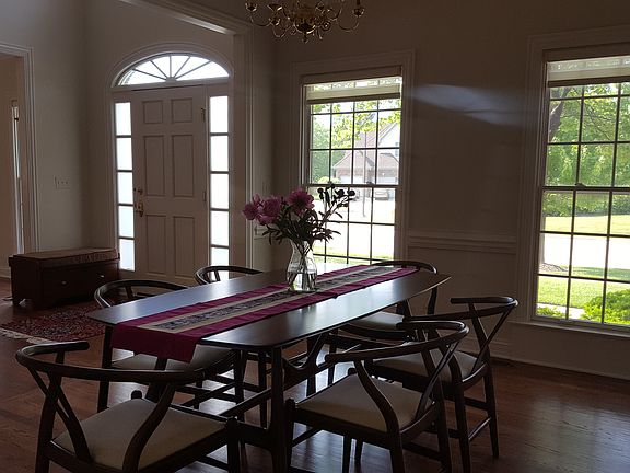4th image of 725 Megan Ct