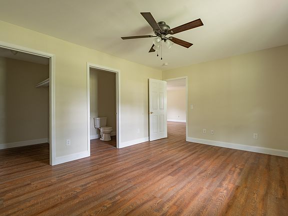 5th image of 212 Darlene Dr