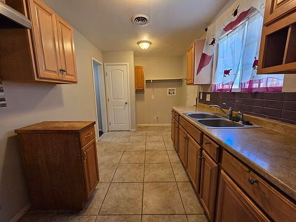 5th image of 38577 Friendly Ave