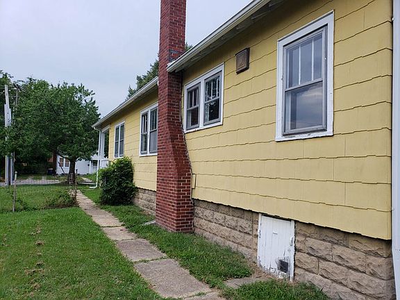 3rd image of 129 N American Ave