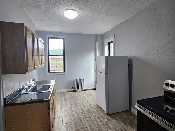 (undisclosed Address), Yonkers, NY 10703