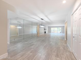 5339 Lindley Ave UNIT 105, Tarzana, CA 91356