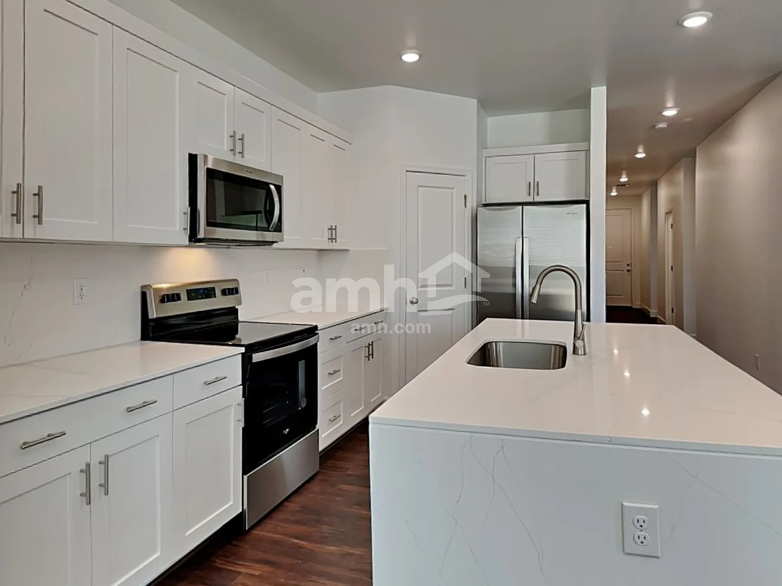 3 bed, 2.0 bath, 1452 sqft, $2,205 — Photo 4