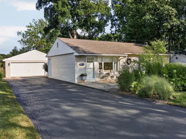 211 S Dorchester Ave, Wheaton, IL 60187