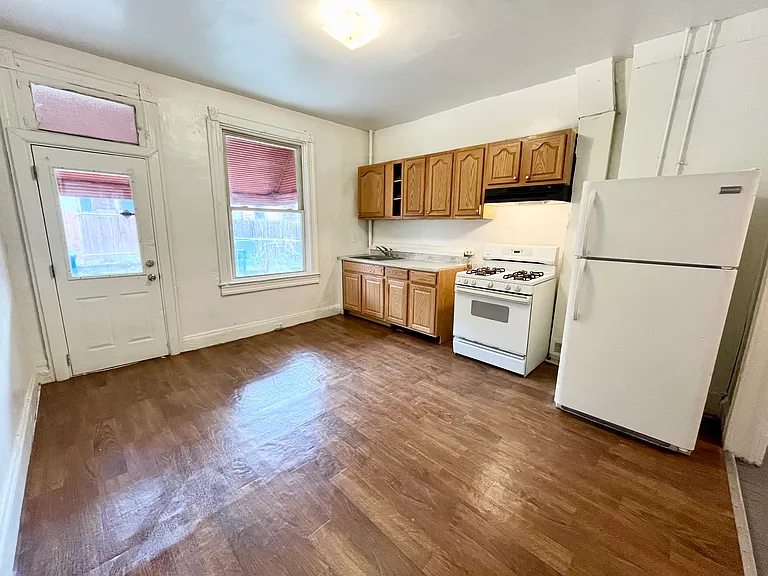 23 Gorman Ave — Photo 2