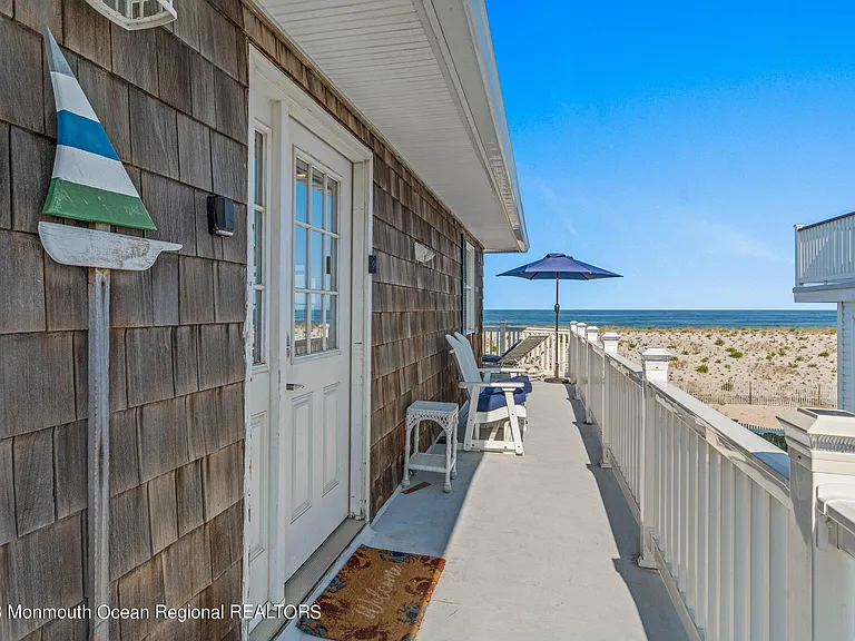 1404 Oceanfront #UPPER — Photo 10
