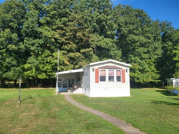 1529 Lee Ln, Grove City, PA 16127