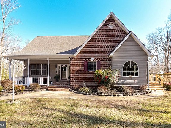 3rd image of 46825 Emery Ln