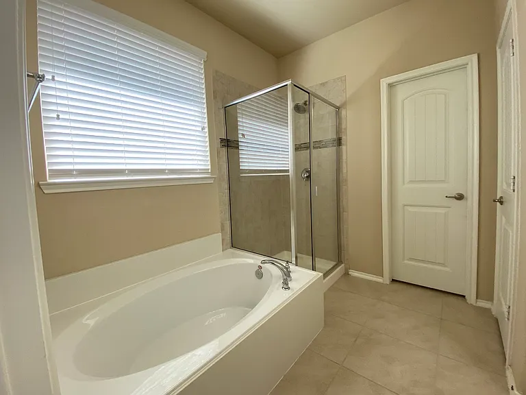 5610 Stockport Dr — Photo 10