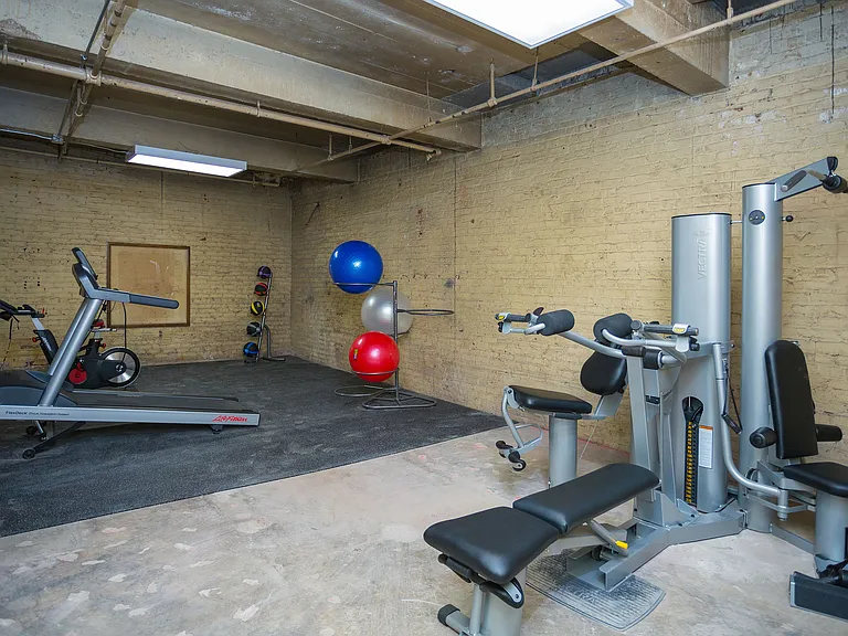 MC Kiser Lofts — Photo 41