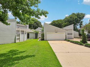 1109 Winding Way Dr, Friendswood, TX 77546