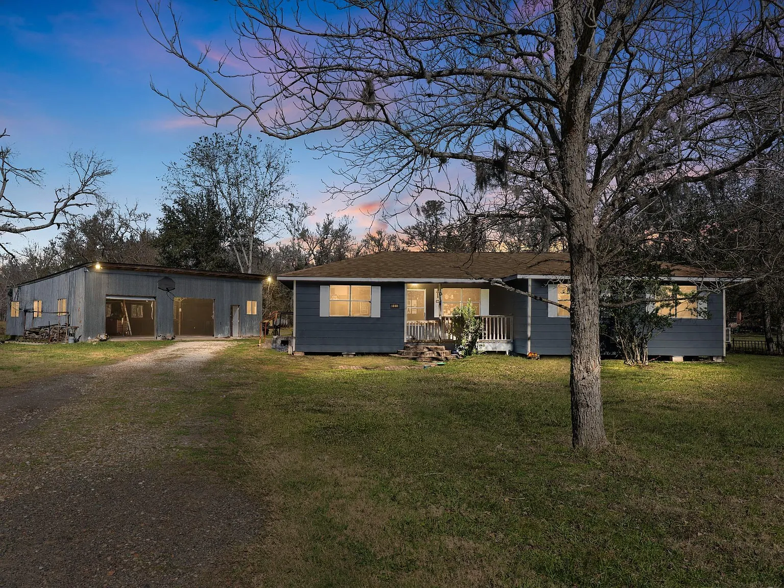 3 bed, 2.0 bath, 1308 sqft, $1,700 — Photo 1