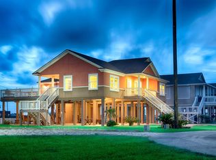 111 Velasco Shrs, Freeport, TX 77541