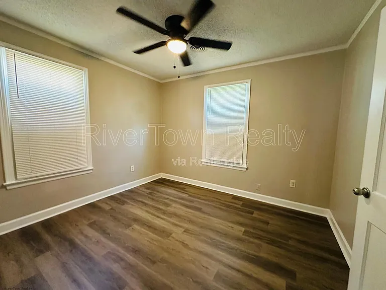 830 Marsh Ave — Photo 7