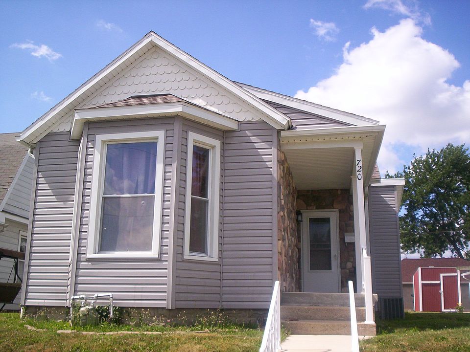 Beautiful curb appeal 