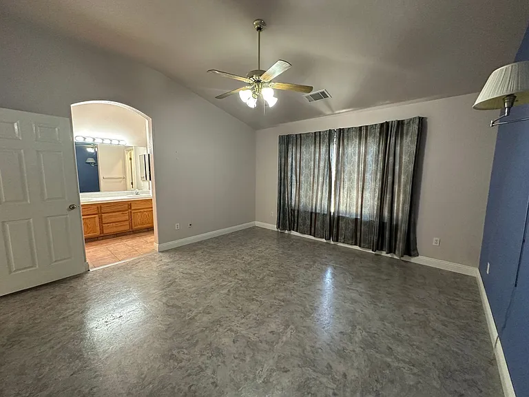 2935 S Aspen St — Photo 14