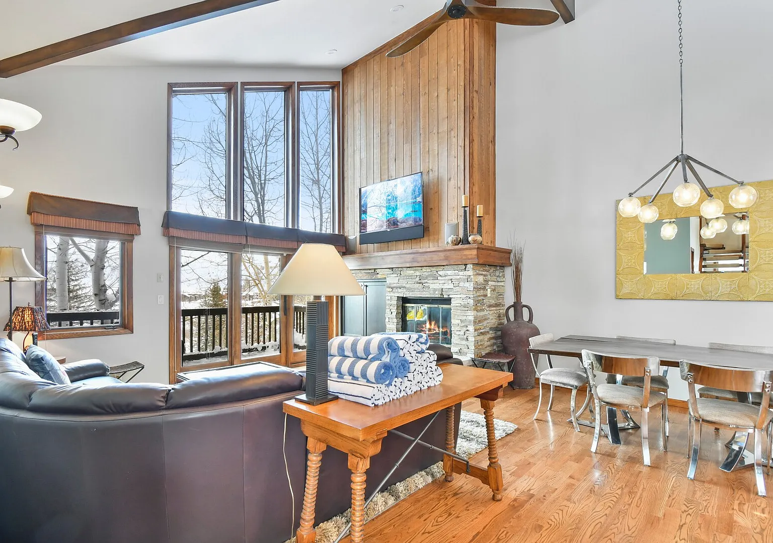 Walk to Skiing at Deer Valley, Private Hot Tub, Wood Burning — Photo 1