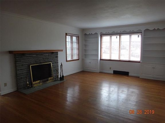 5th image of 559 2nd St
