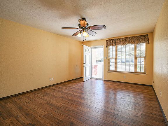 3rd image of 1109 Scenic Dr