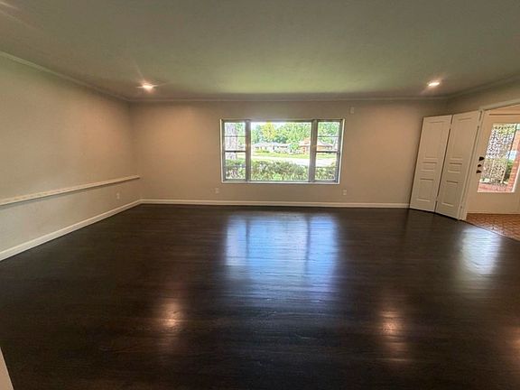 3rd image of 1825 Arrow Ln