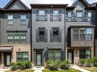 413 Spearfield Ln, Charlotte, NC 28205