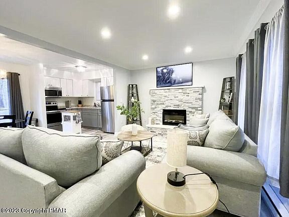 3rd image of 103 Orchard Ln