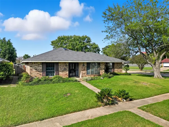 5400 Hollyhock Ln, Bossier City, LA 71112